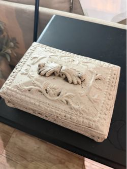Heavy ceramic decorative box
