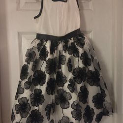 Girls size 6 party dress