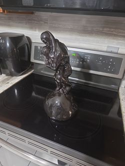 Vintage Lovers Kissing Ceramic Statue