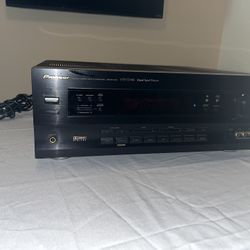 Pioneer VSX–D498 A/V Receiver (No Remote)