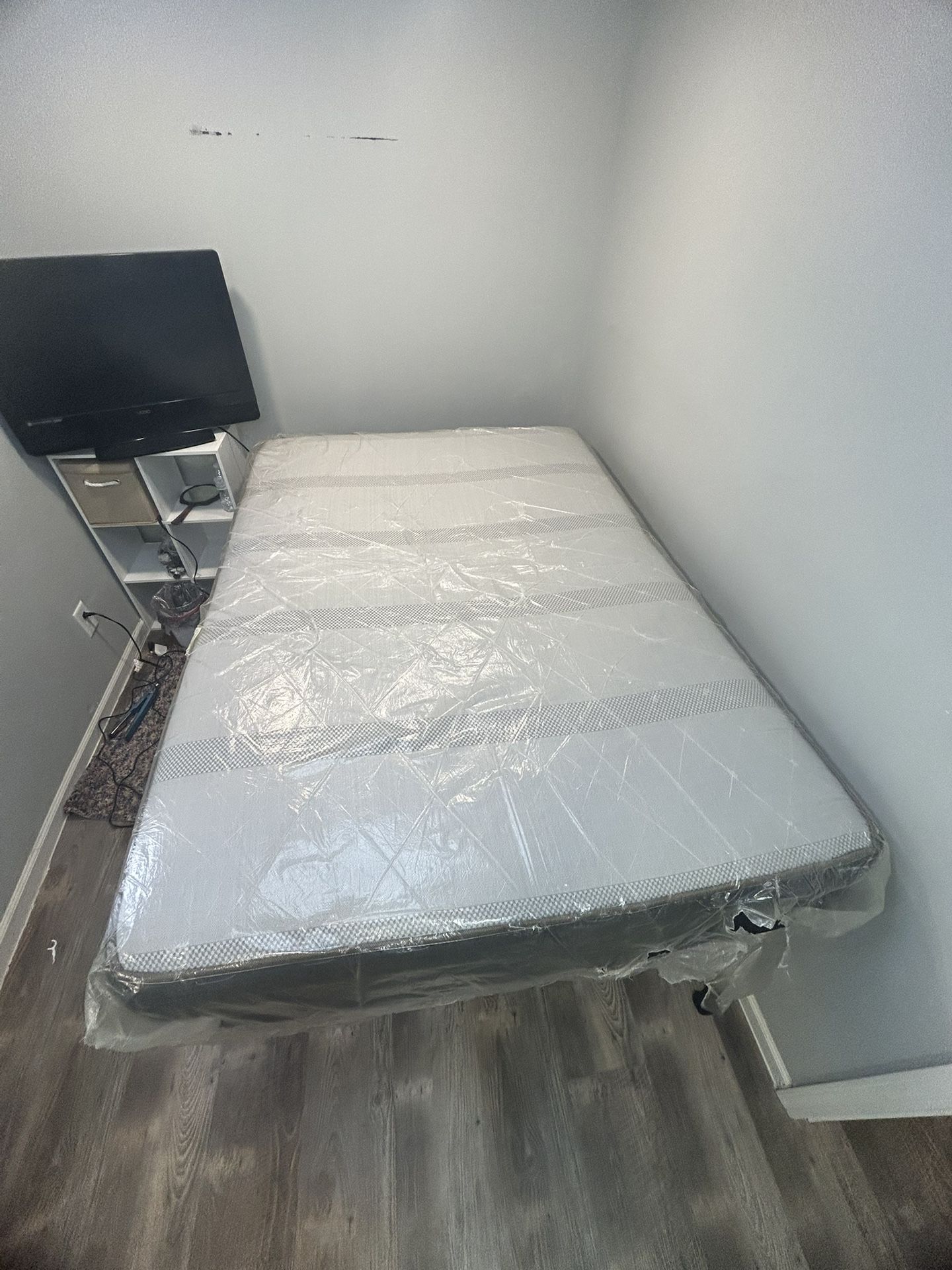 Queen Bed