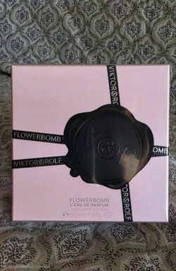 Viktor & Rolf Flowerbomb Perfume