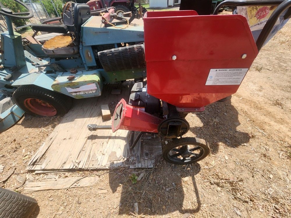 Country Pro Wood Chipper/shreddeder