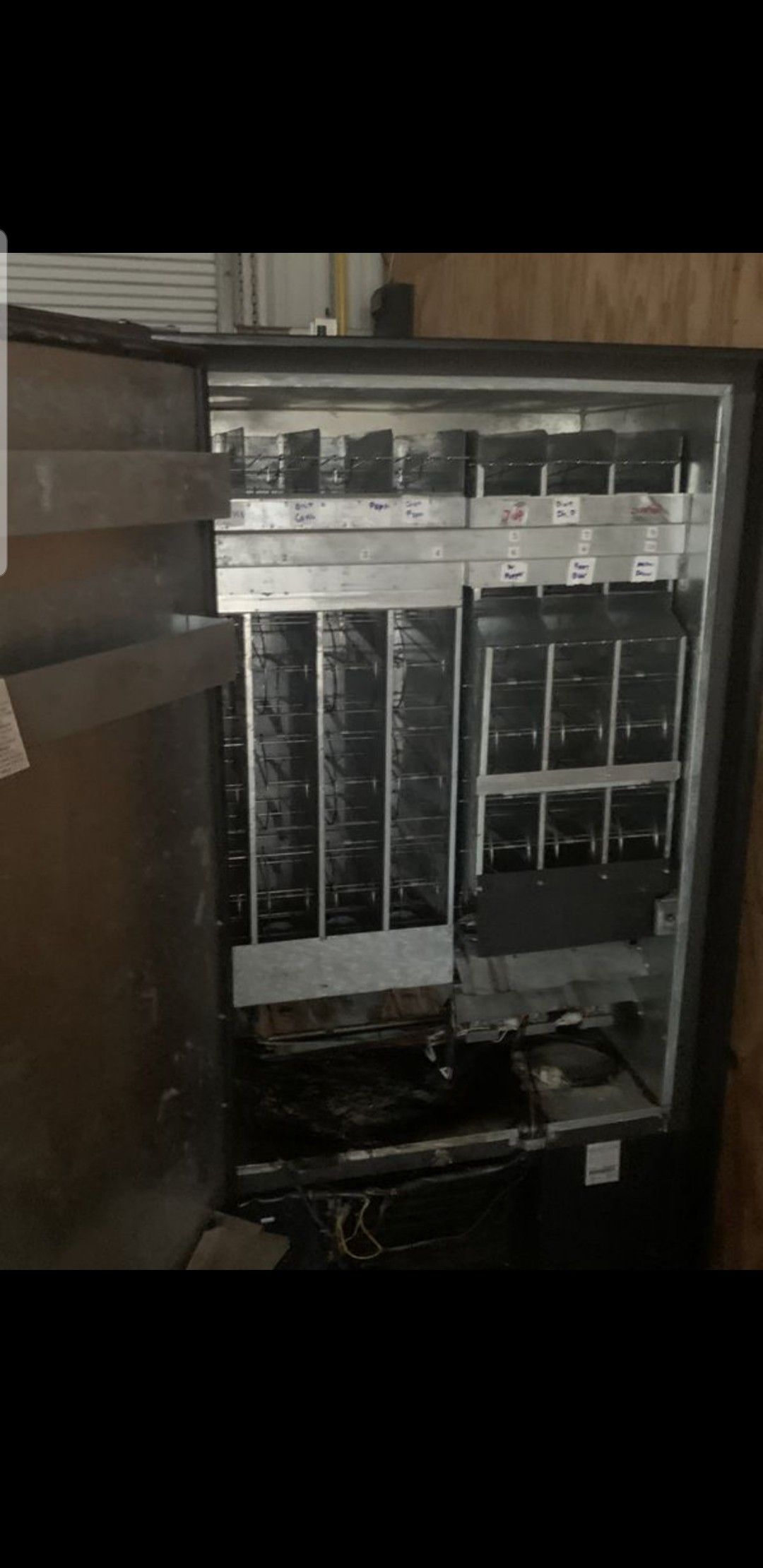 CYBER SALE USI Electronics Soda Vending Machine Model 303710B for Sale