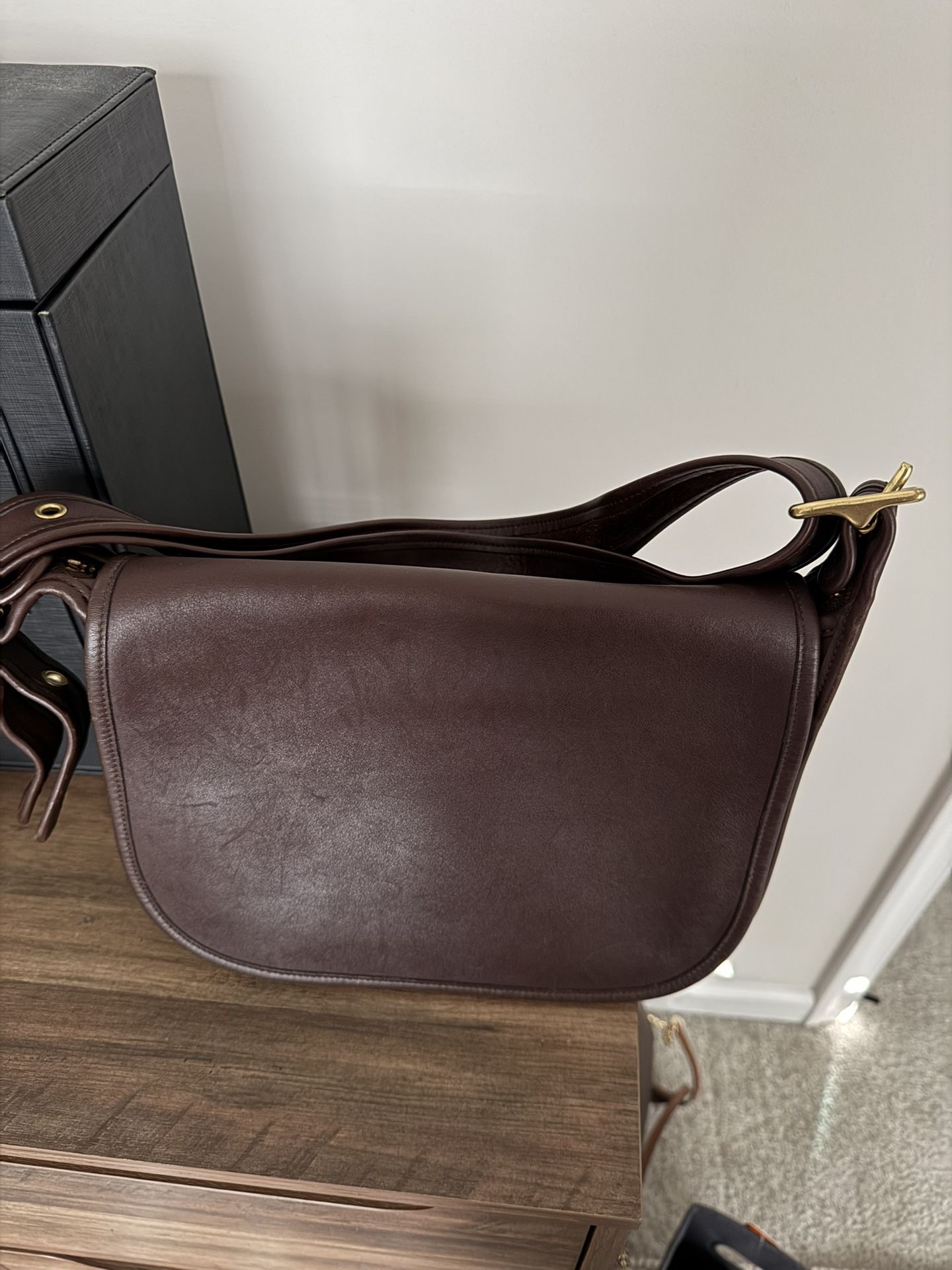 Vntg Coach Patricia's Legacy Brown Leather Messenger Crossbody Shoulder Bag 9951