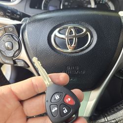 LLAVES Y CONTROLES PARA CARROS 