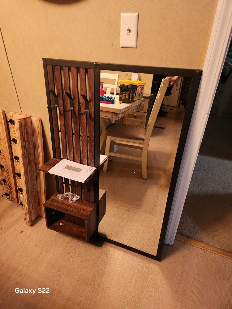 Hanging MIRROR!