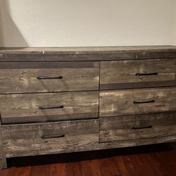 TKL Gallery Group Rustic 6-Drawer Dresser – Made in Malaysia – Excellent Condition