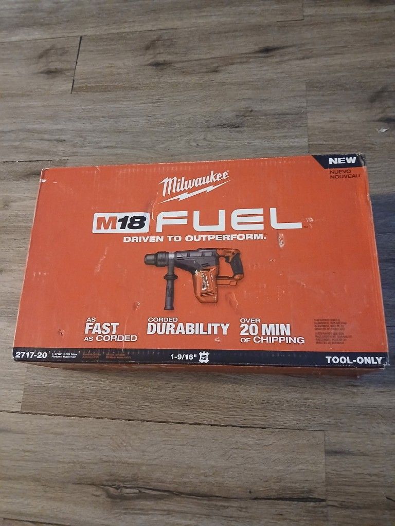 Milwaukee
M18 FUEL 18V Lithium-Ion Brushless Cordless 1-9/16 in. SDS-Max Rotary Hammer (Tool-Only)
