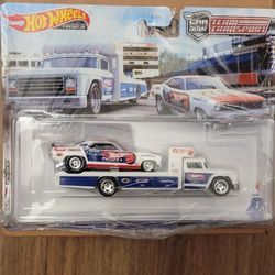 Hotwheels Premium 72 Plymouth Cuda FC
