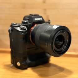 Sony a7 II Full-Frame Camera Bundle + 28-70mm Lens & Accessories