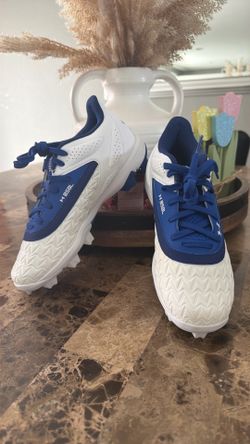 Under Armour Leadoff Low Youth baseball cleats
