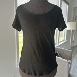 Banana Republic Black Tshirt - Size Medium