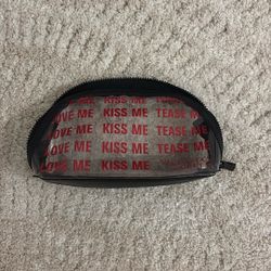 Victoria Secret Makeup bag : Love me Kiss me Tease me