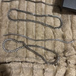 Necklaces and bracelets (please read description)