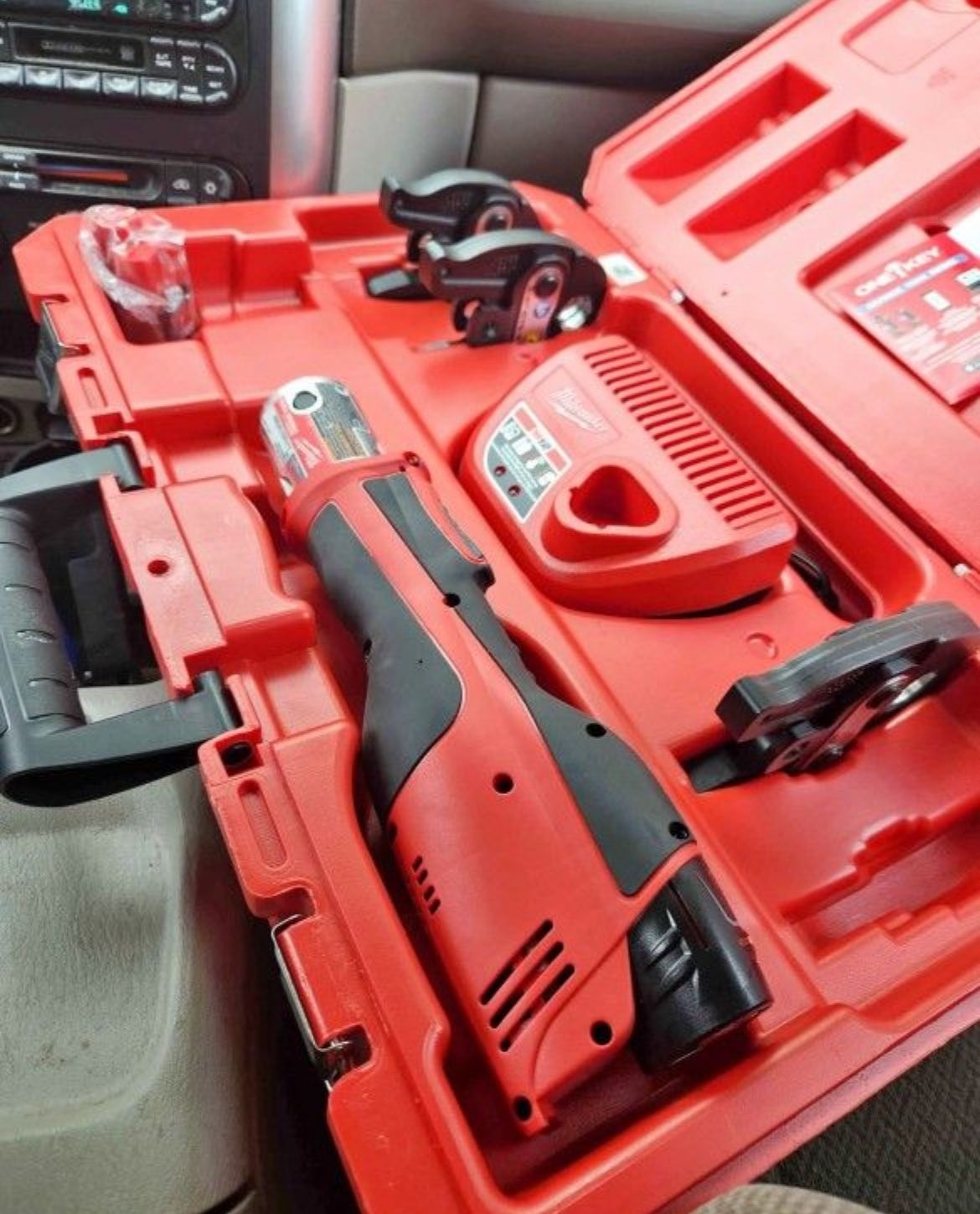 Milwaukee m12