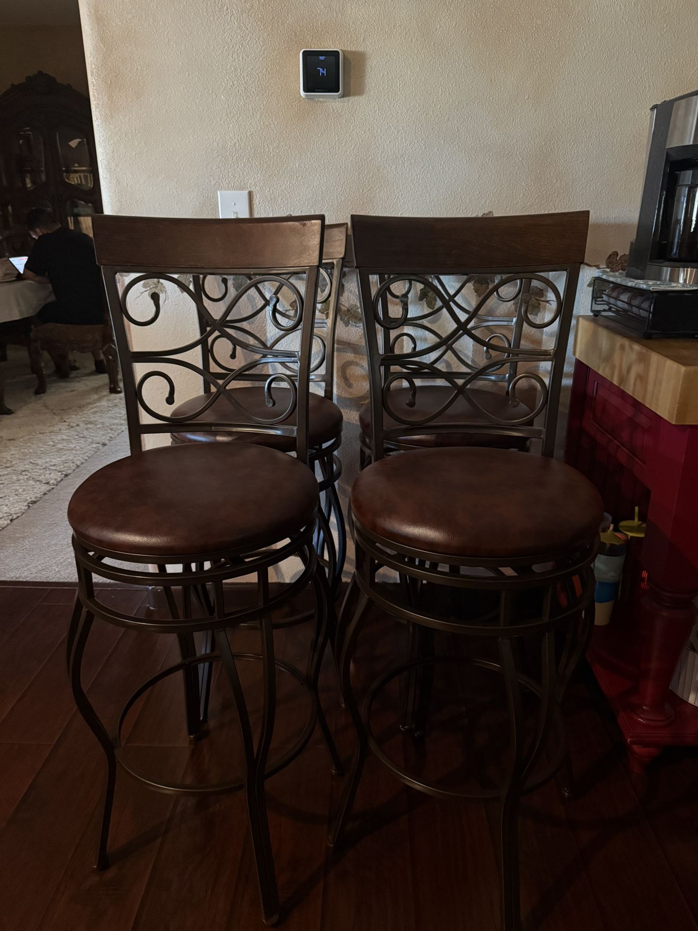  4 Bar Stools Chairs