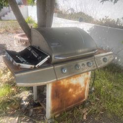 BBQ Grill. Charmglow