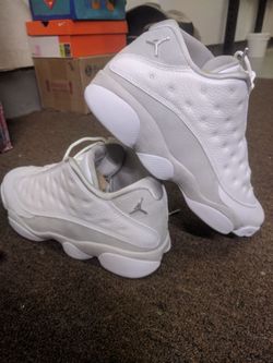 Jordan 13s white/ gray size 13