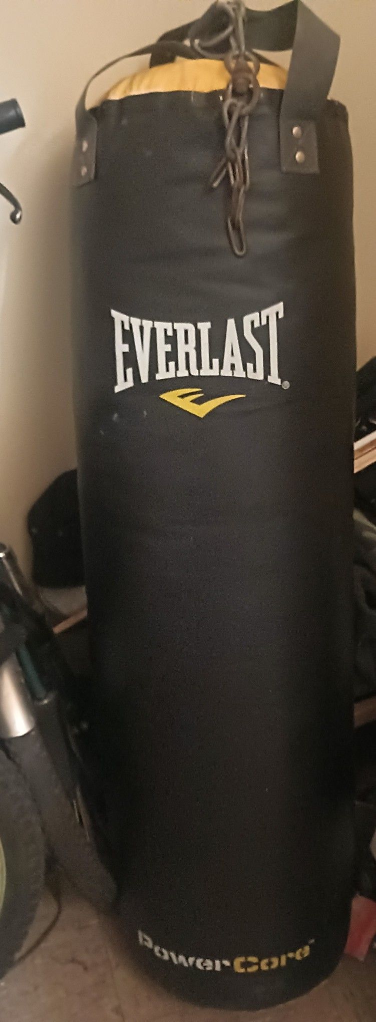 HEAVY PUNCHING BAG