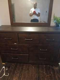 Dresser