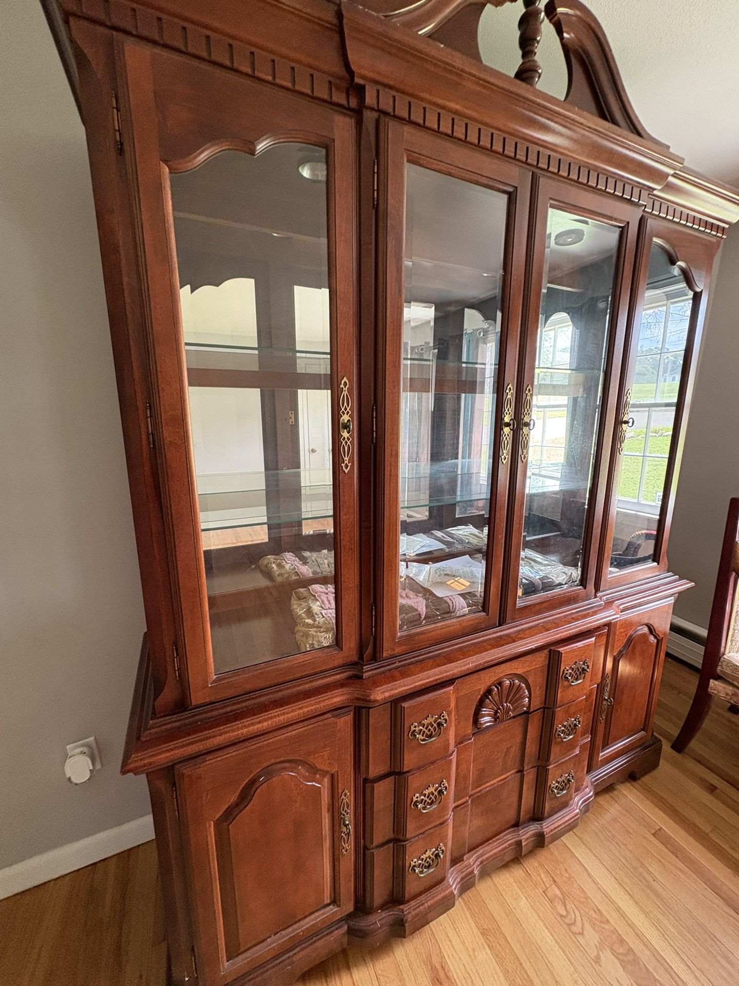 Solid Wood China Cabinet / Hutch – Excellent Condition