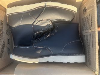 Red Wing size 13. (black)