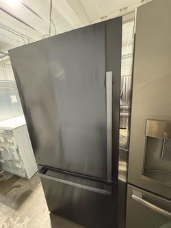 Black Stainless Steel Bottom Freezer Refrigerator