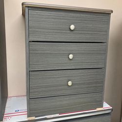 Nuevo Nightstand 3 Drawers 