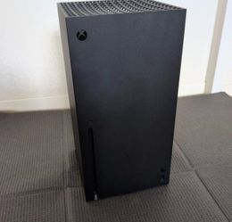 Series X comes with the original box fast pickup