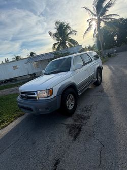 Toyota 4Runner SUV White