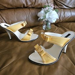 Women's Louis Vuitton Gold White Leather Metallic Gold Sandals Heels Size 6 US (LIMITED EDITION)