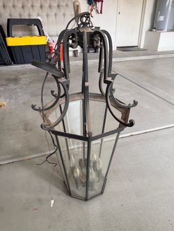 Mediterranean-style pendant lantern