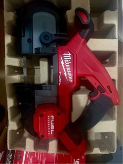 Milwaukee M18 FUEL Brushless Band Saw
