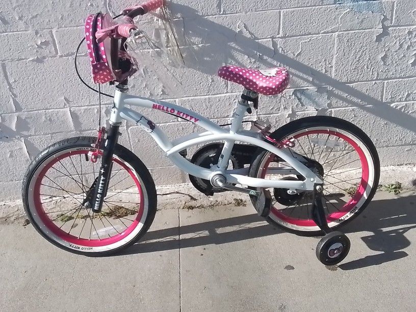 Hello Kitty 20in Girl's Bike 