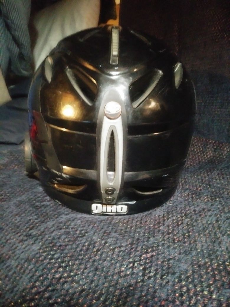 Go to ski/snowboard/ Bike helmet w Motorola Bluetooth