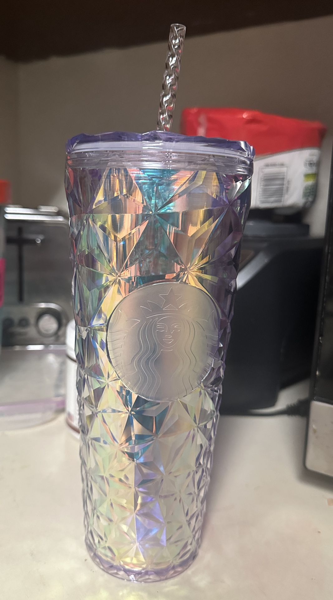 Venti Starbucks Iridescent 2023