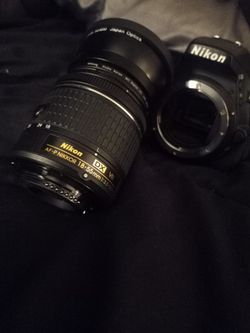 NiKON CAMERA WITH LENS