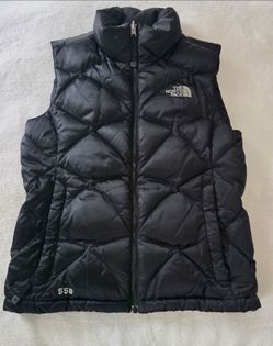 The North Face 550 Women’s Small Black Down Puffer Vest Full Zip Quilted