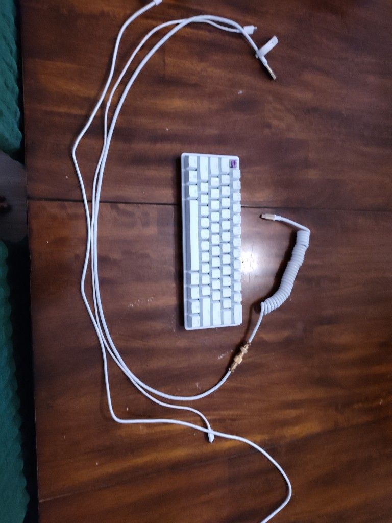 Razor Hunts Mini Got It's For 120 And Got 3 Extra Cables Ones Coiled And Original Cabel