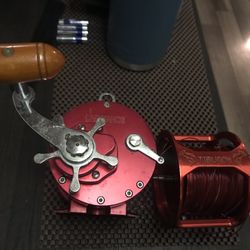 Red 4/0 Fishing Reel 