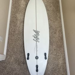 5’10 Stamps Surfboard APEX (CLEAN)– Thruster Setup – Fast Daily Driver (27.9L)