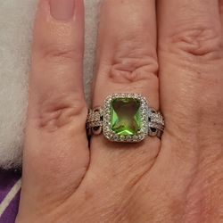 Silver CZ and Peridot Ring Size 9