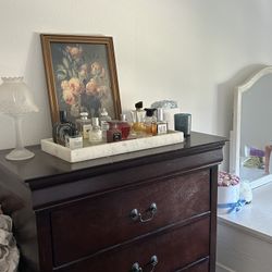 Cherry Wood 5-Drawer Chest