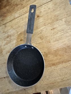 Mini egg frying pan