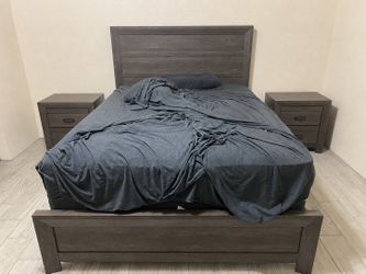 Queen bedroom full set.