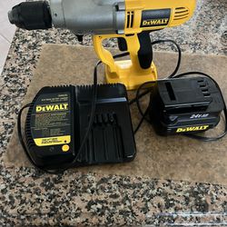 DeWALT DW006 Cordless Drill/Hammer Drill 1/2” (13mm) VSR
