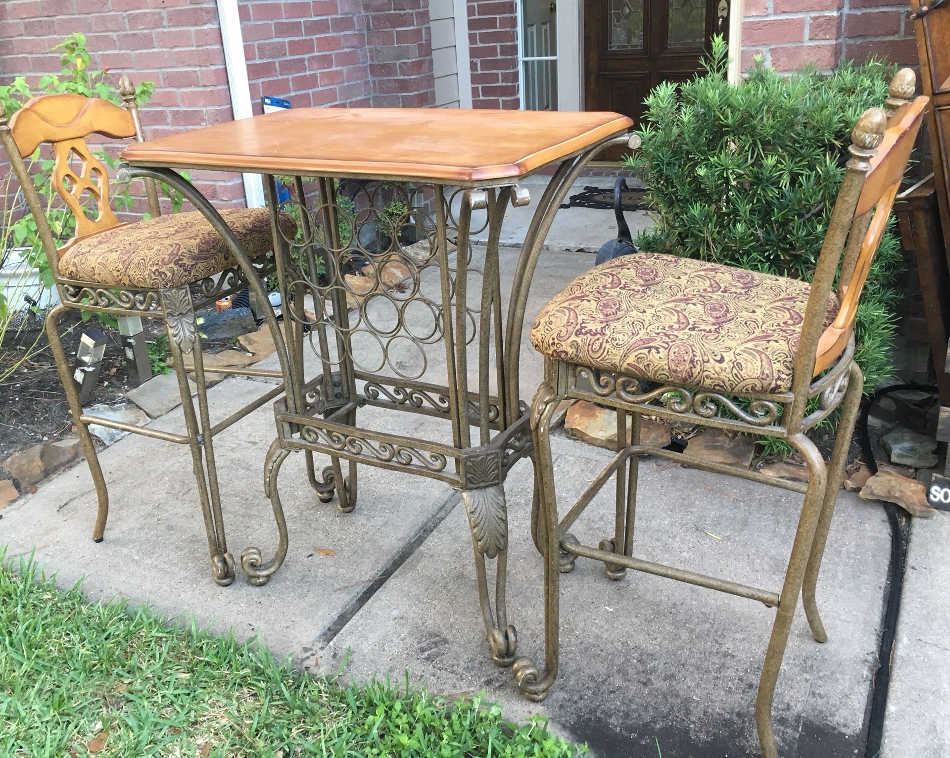 Wooden / Metal Wine Rack Bar Table Set