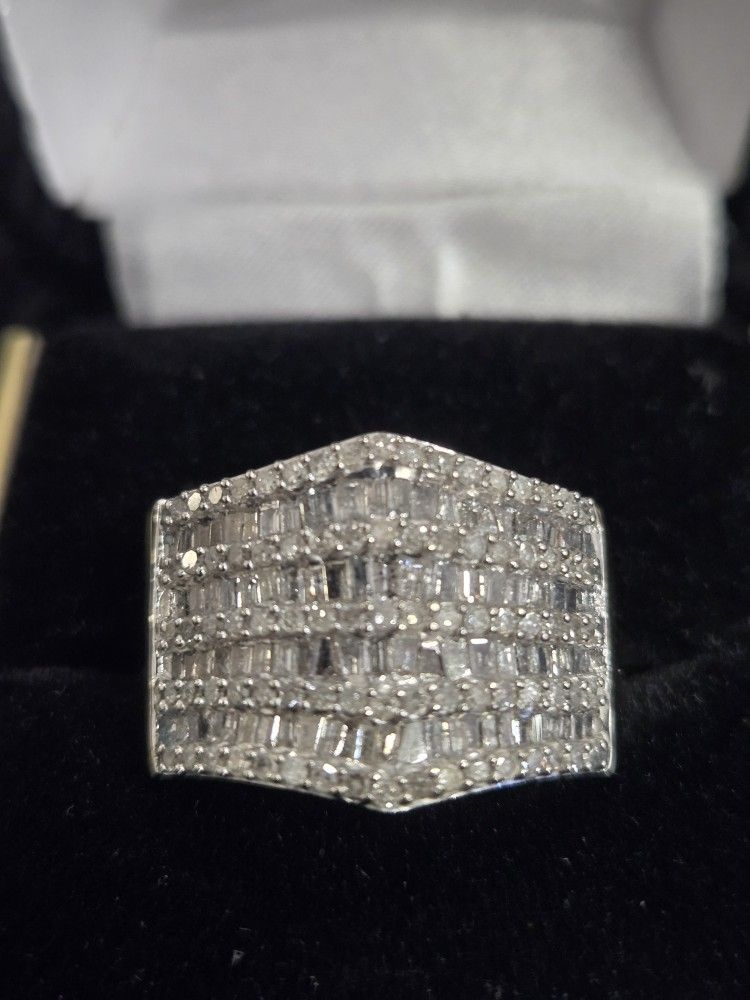 Diamond Ring Lots Of Diamonds 