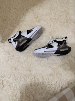 Lebron Basketball shoes boys